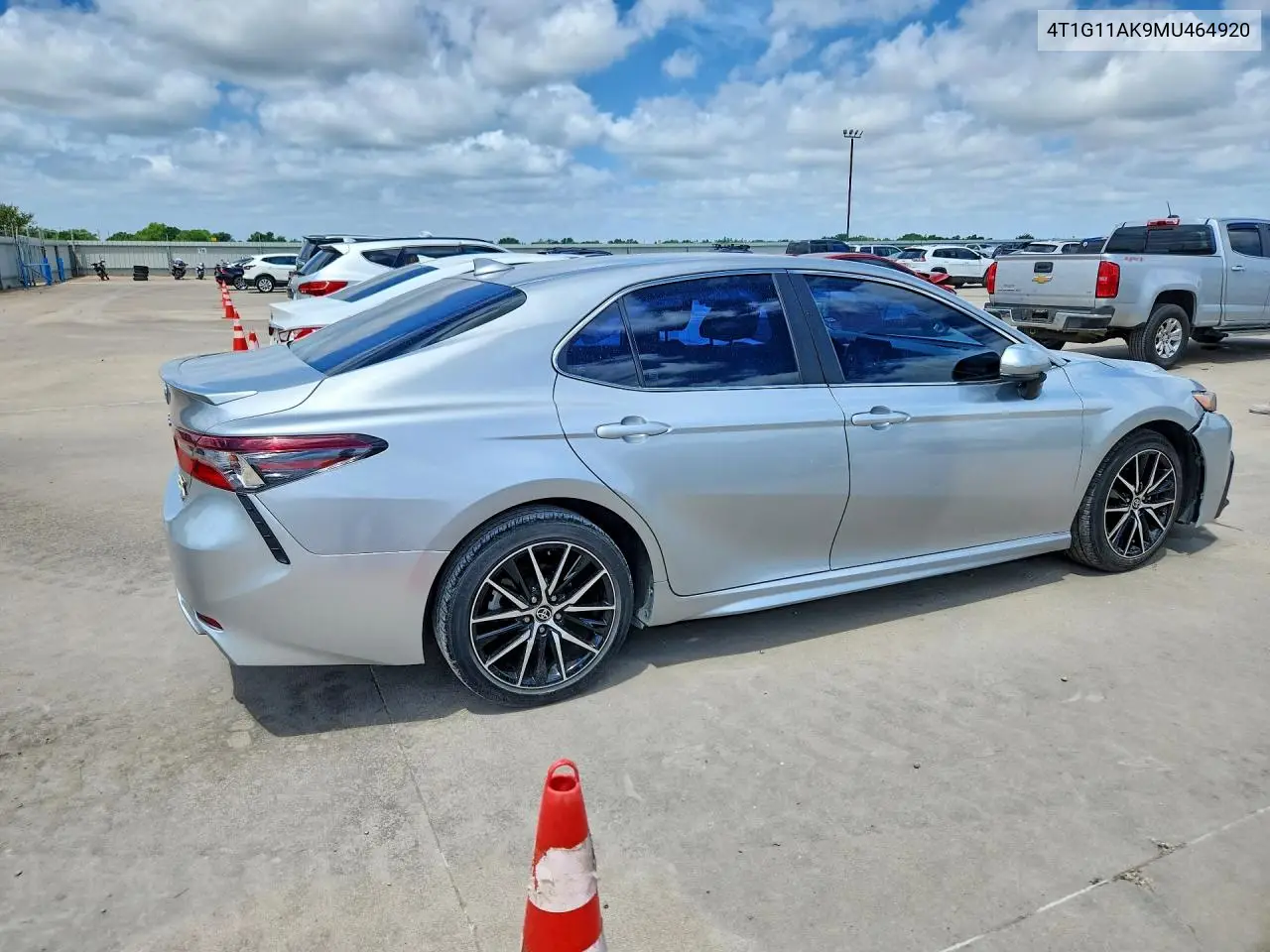 Auction sale of the 2021 Toyota Camry , vin: 4T1G11AK9MU464920, lot number: 56710826
